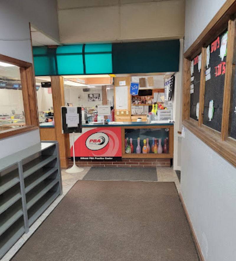 Striketown (Red Carpet Inn) - Web Listing Photo
